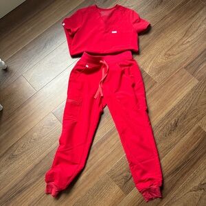 Figs Pop Red Scrub set